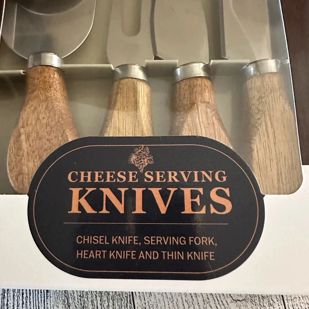 🌵 3/$15 Cheese Serving Knives Set with Wooden Handles (see description)